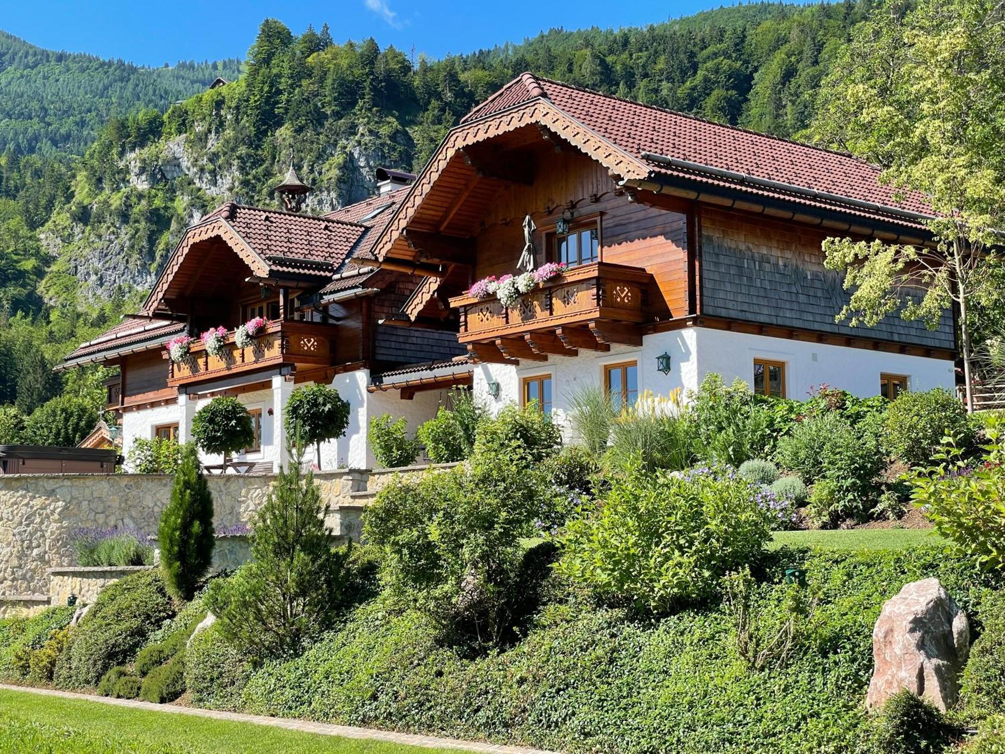 Ferienwohnung Schossleitner - Der Wohlfuehl-Ansitz Am Wolfgangsee Mit Weitblick Sankt Gilgen Exterior photo