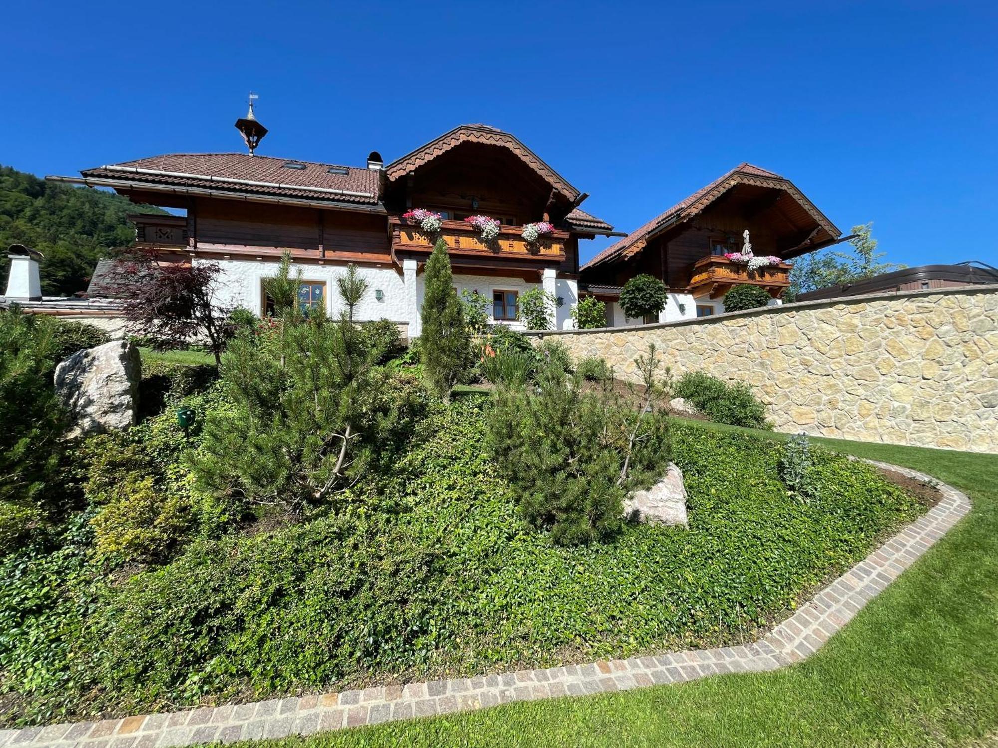 Ferienwohnung Schossleitner - Der Wohlfuehl-Ansitz Am Wolfgangsee Mit Weitblick Sankt Gilgen Exterior photo